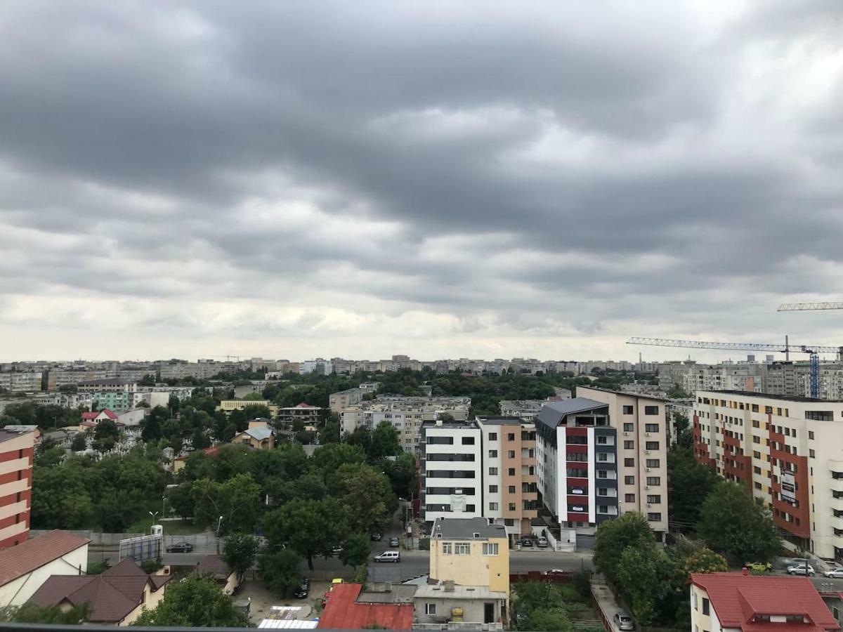 Luxury Westpark 2 Residence With Lake View ブカレスト エクステリア 写真