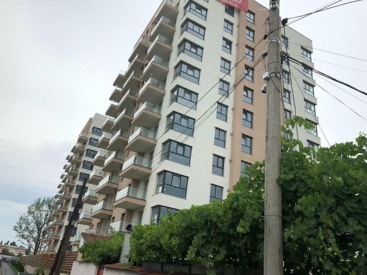 Luxury Westpark 2 Residence With Lake View ブカレスト エクステリア 写真