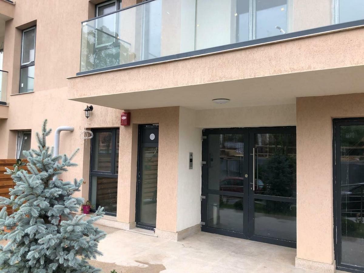 Luxury Westpark 2 Residence With Lake View ブカレスト エクステリア 写真