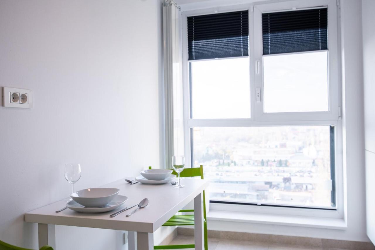 Luxury Westpark 2 Residence With Lake View ブカレスト エクステリア 写真